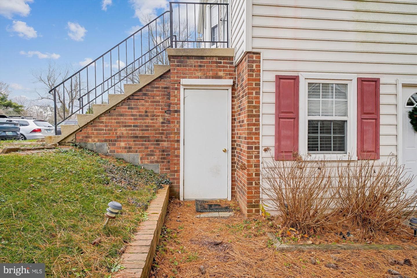 1677 Hart Court photo 2