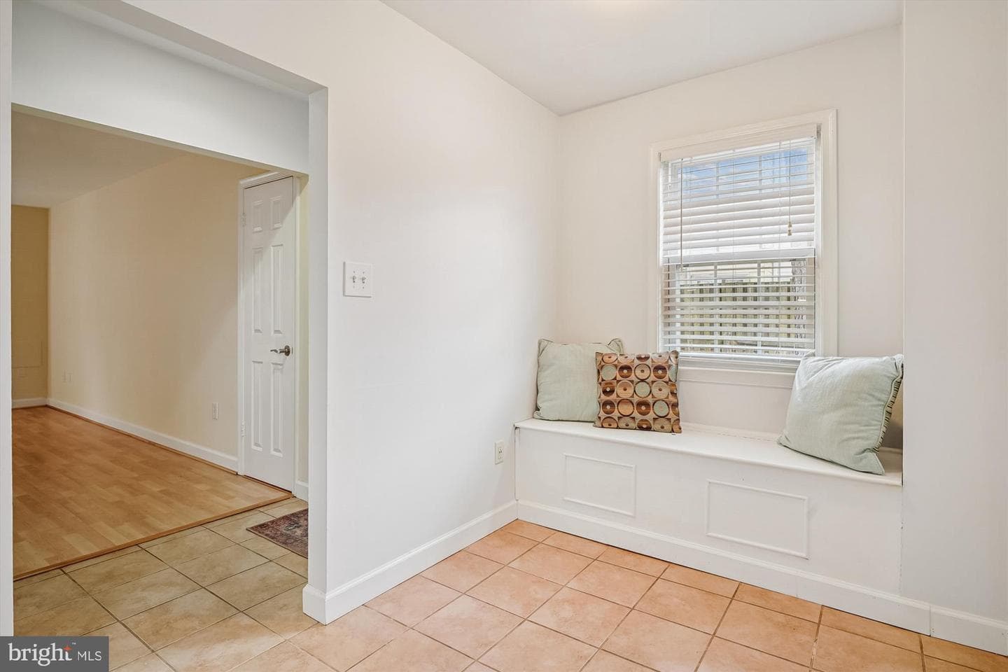 1677 Hart Court photo 4