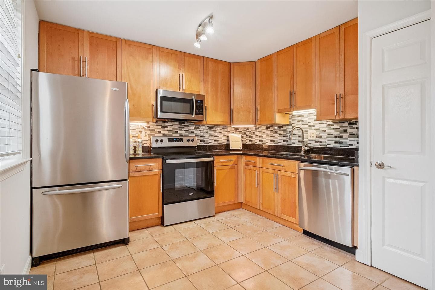 1677 Hart Court photo 7