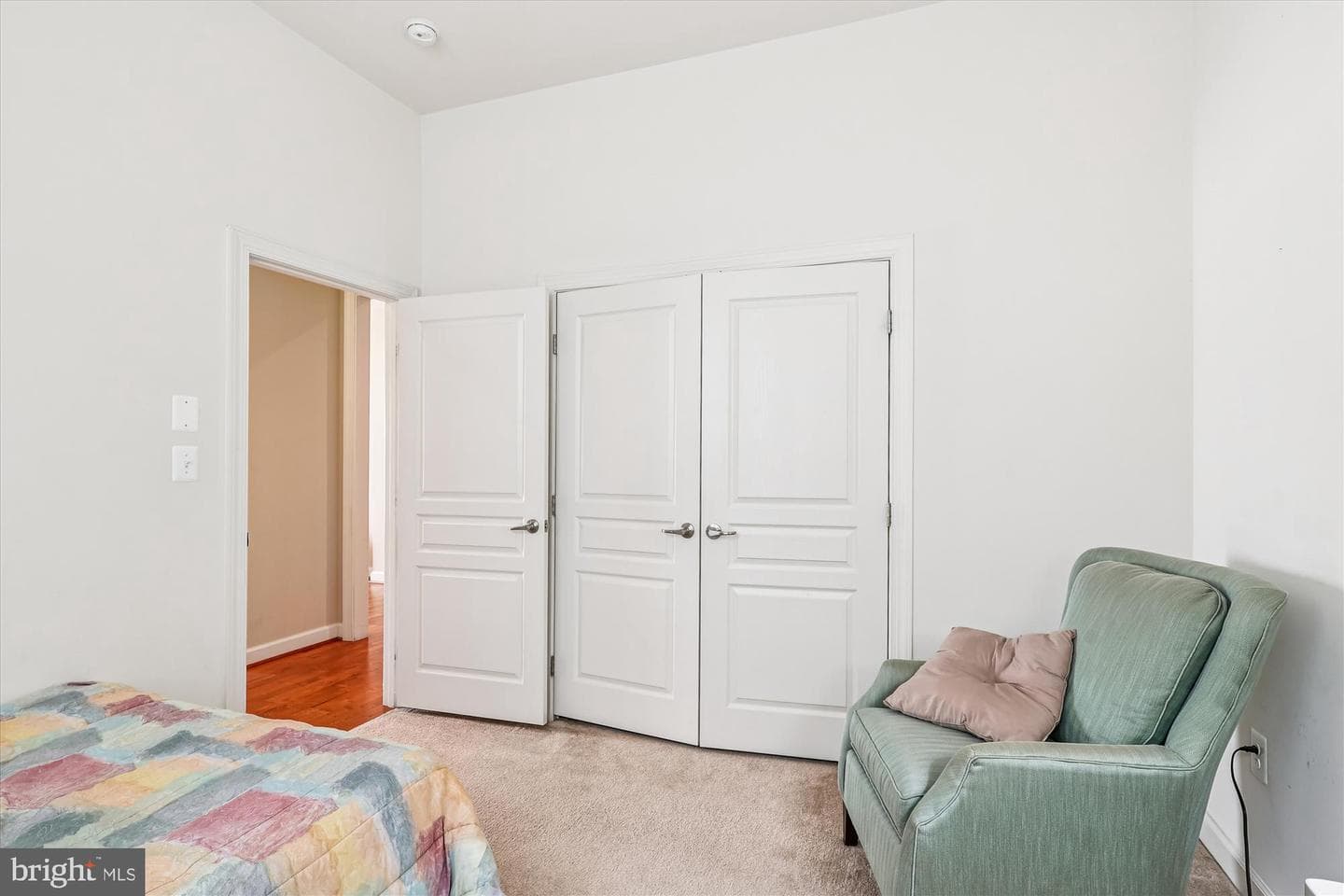 411 Helmsman Way photo 28