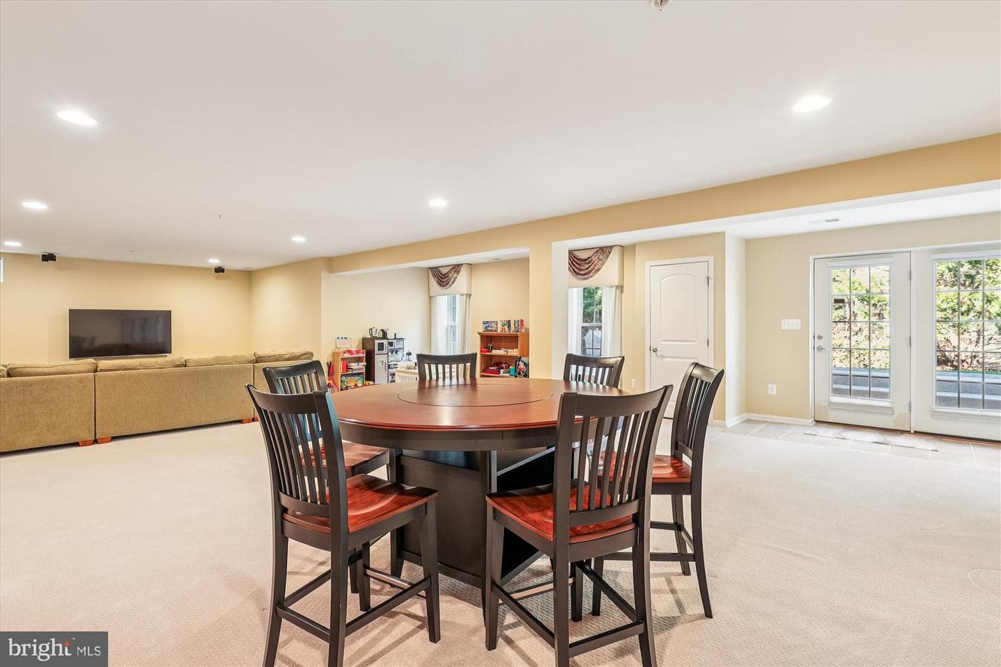 411 Helmsman Way photo 34