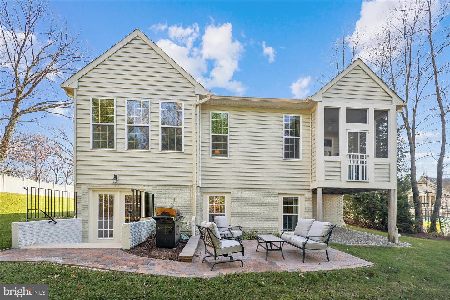 411 Helmsman Way photo 39