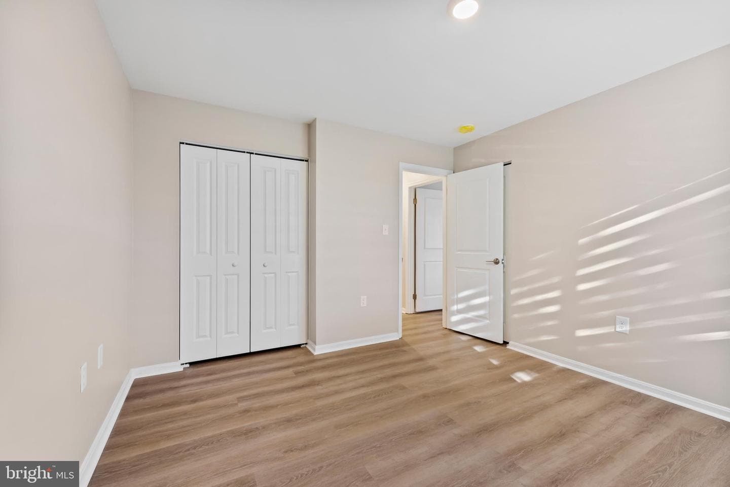 1102 Castle Harbour Way #3d photo 21