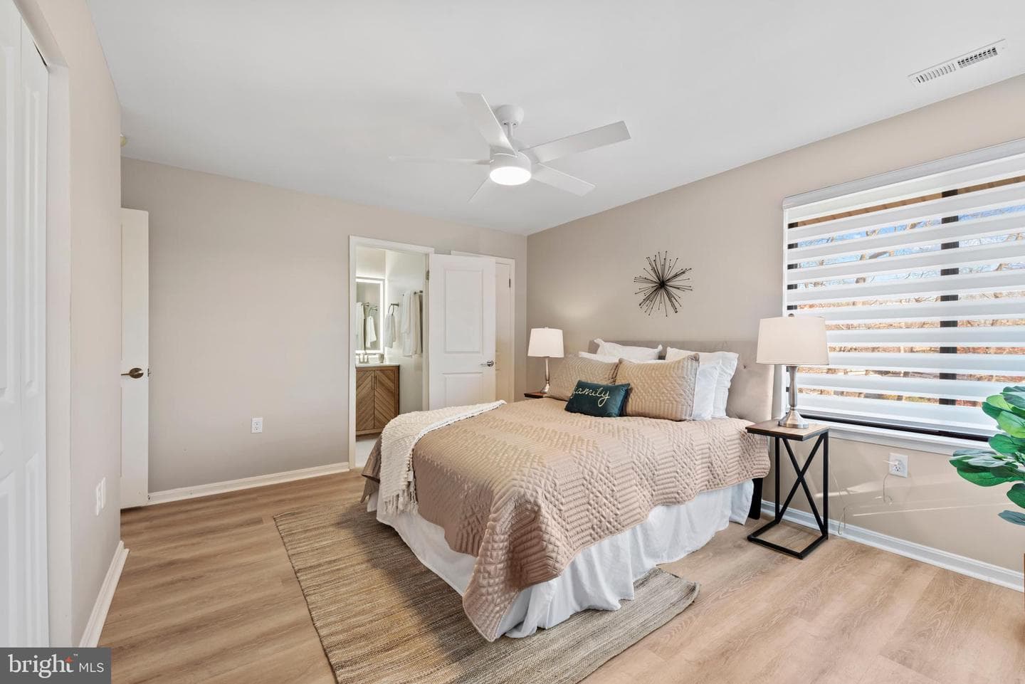 1102 Castle Harbour Way #3d photo 4