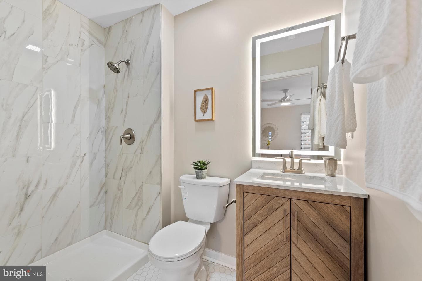 1102 Castle Harbour Way #3d photo 5