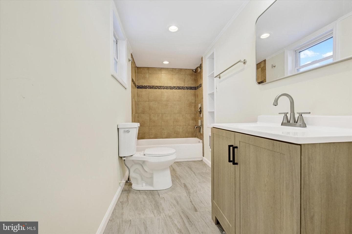 667 213th Street photo 16