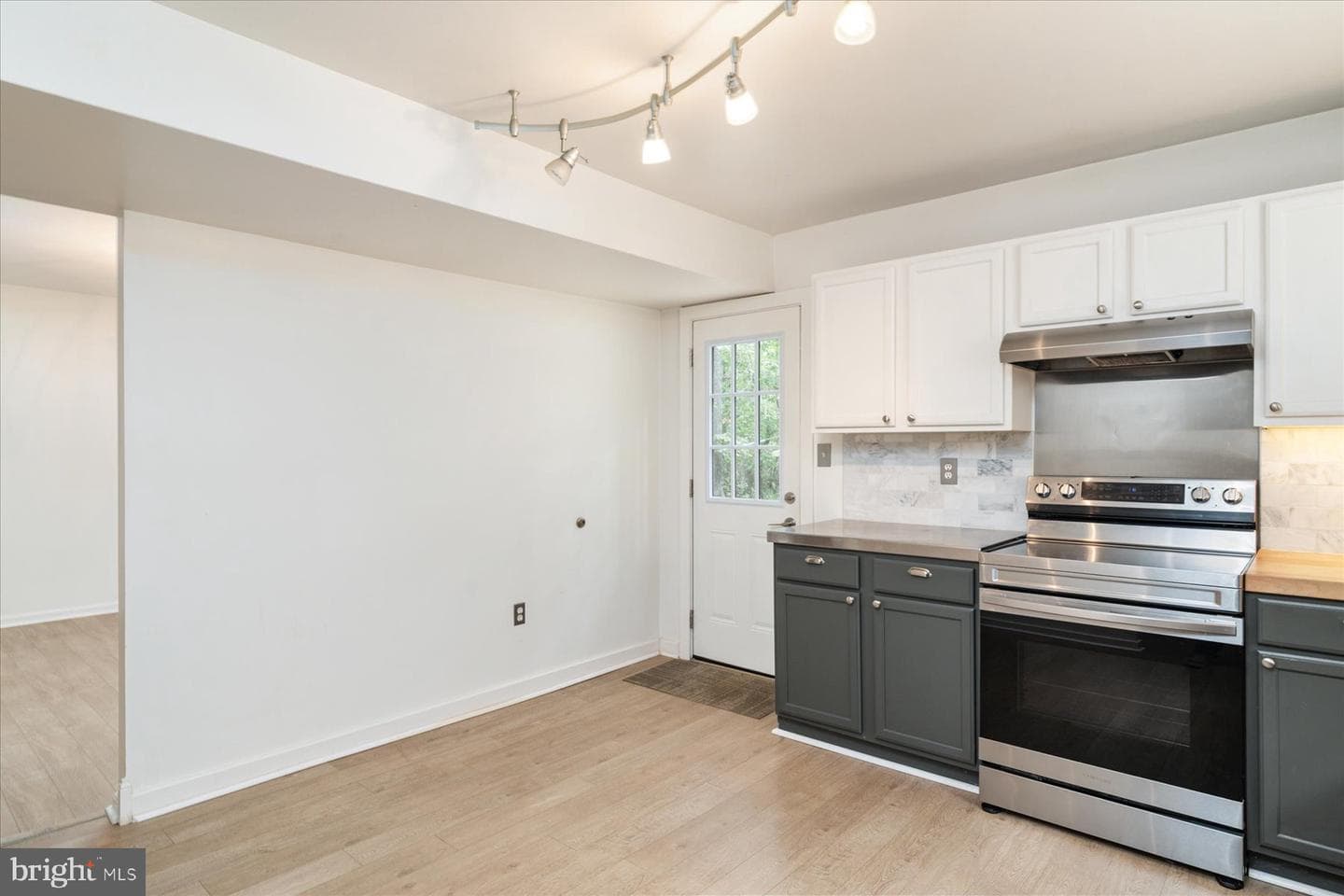1037 Biltmore Avenue photo 11