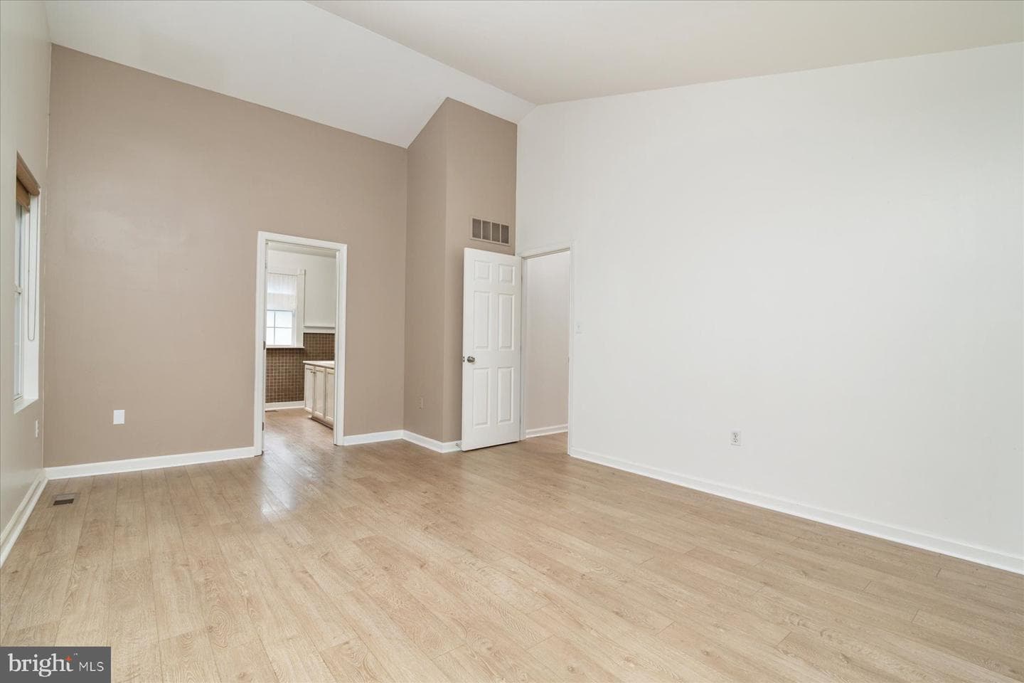 1037 Biltmore Avenue photo 18