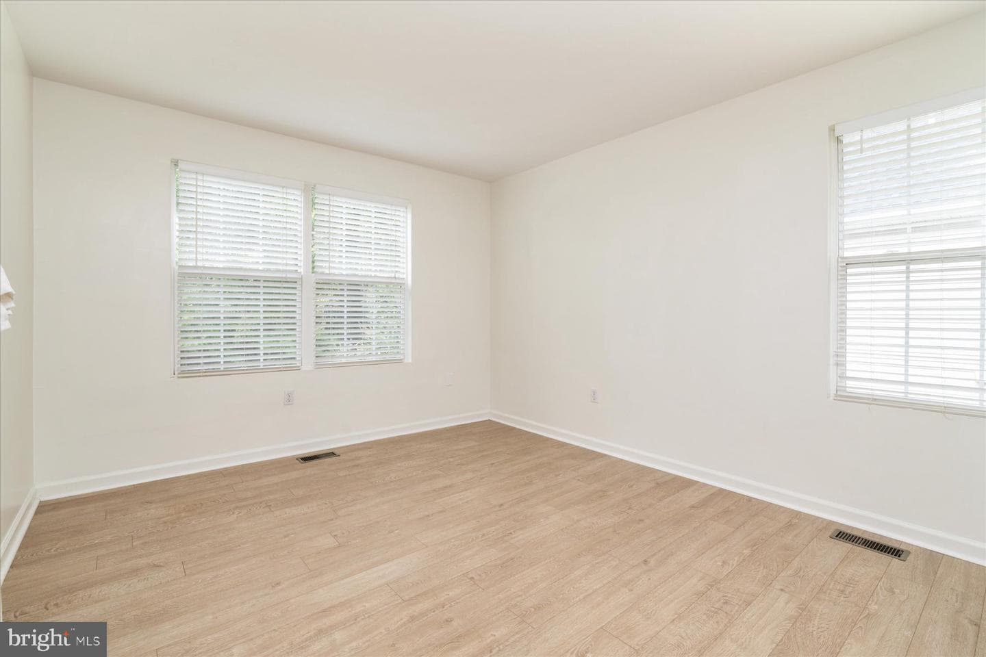1037 Biltmore Avenue photo 24