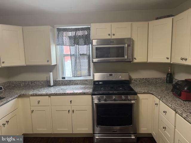 221 Orchard Avenue photo 5