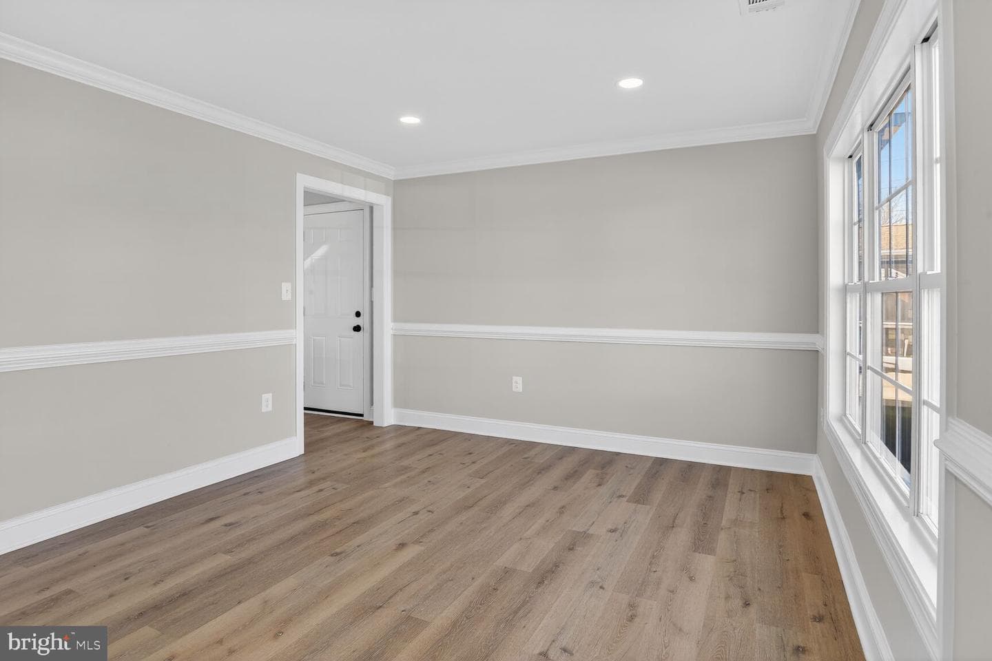 1033 Genine Drive photo 10
