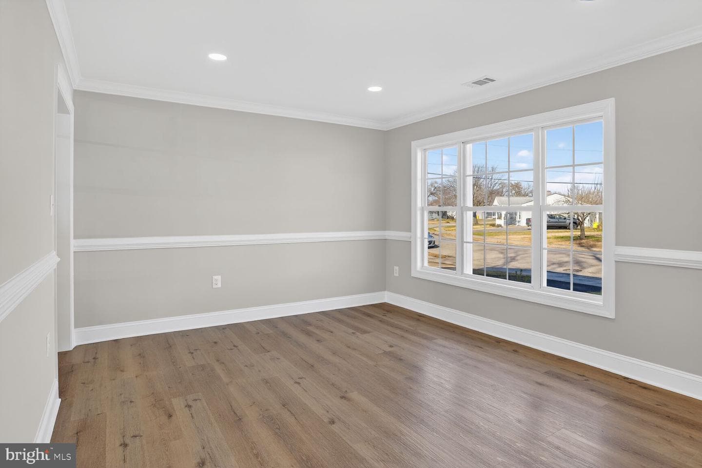 1033 Genine Drive photo 11