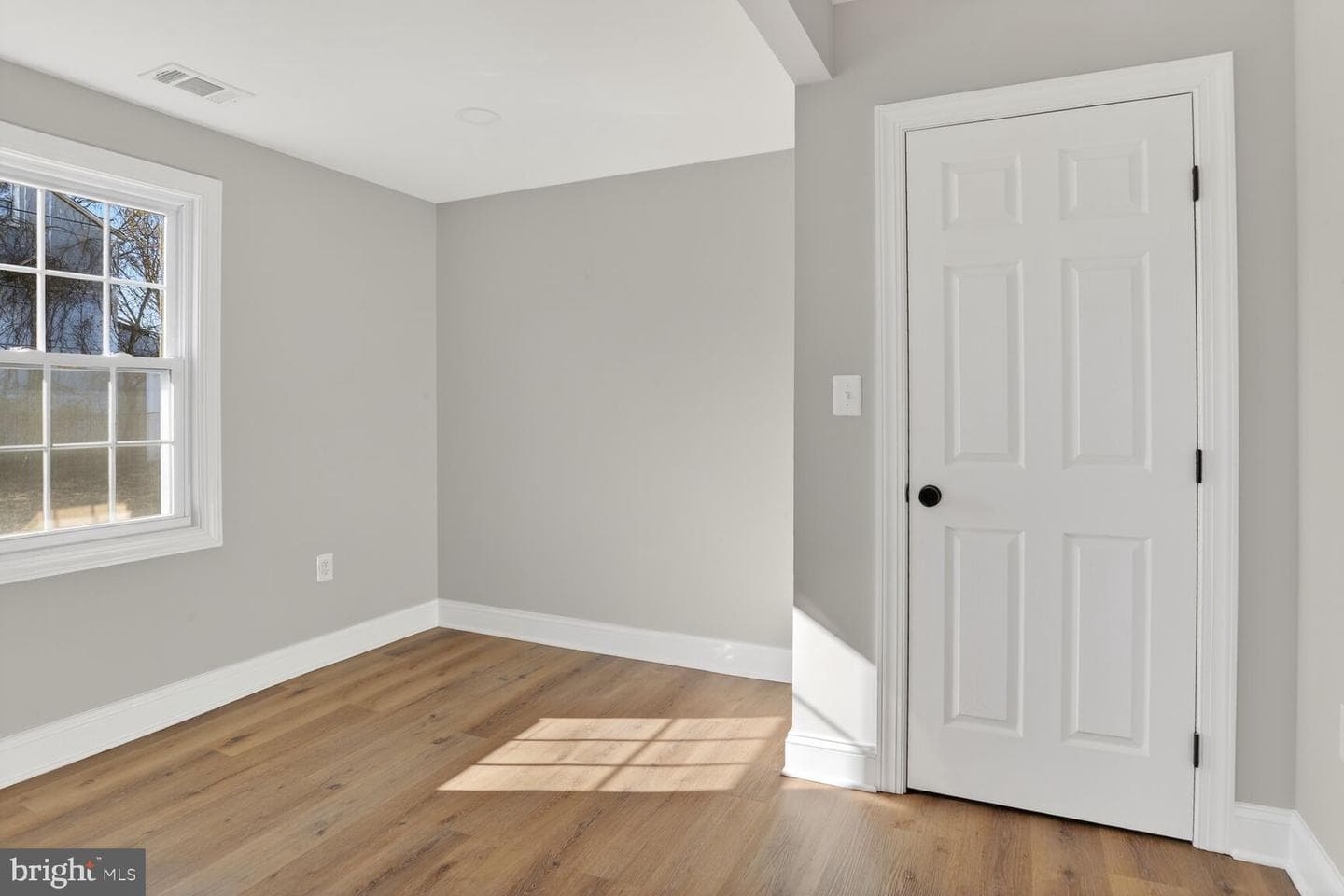 1033 Genine Drive photo 16