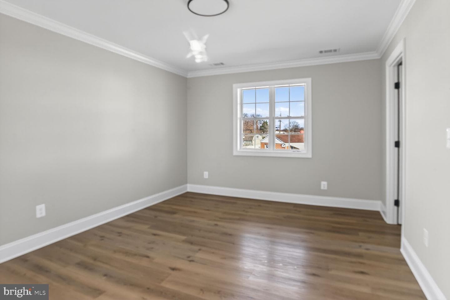 1033 Genine Drive photo 18