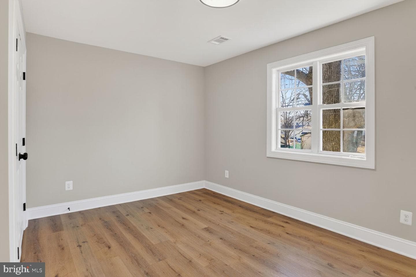 1033 Genine Drive photo 25