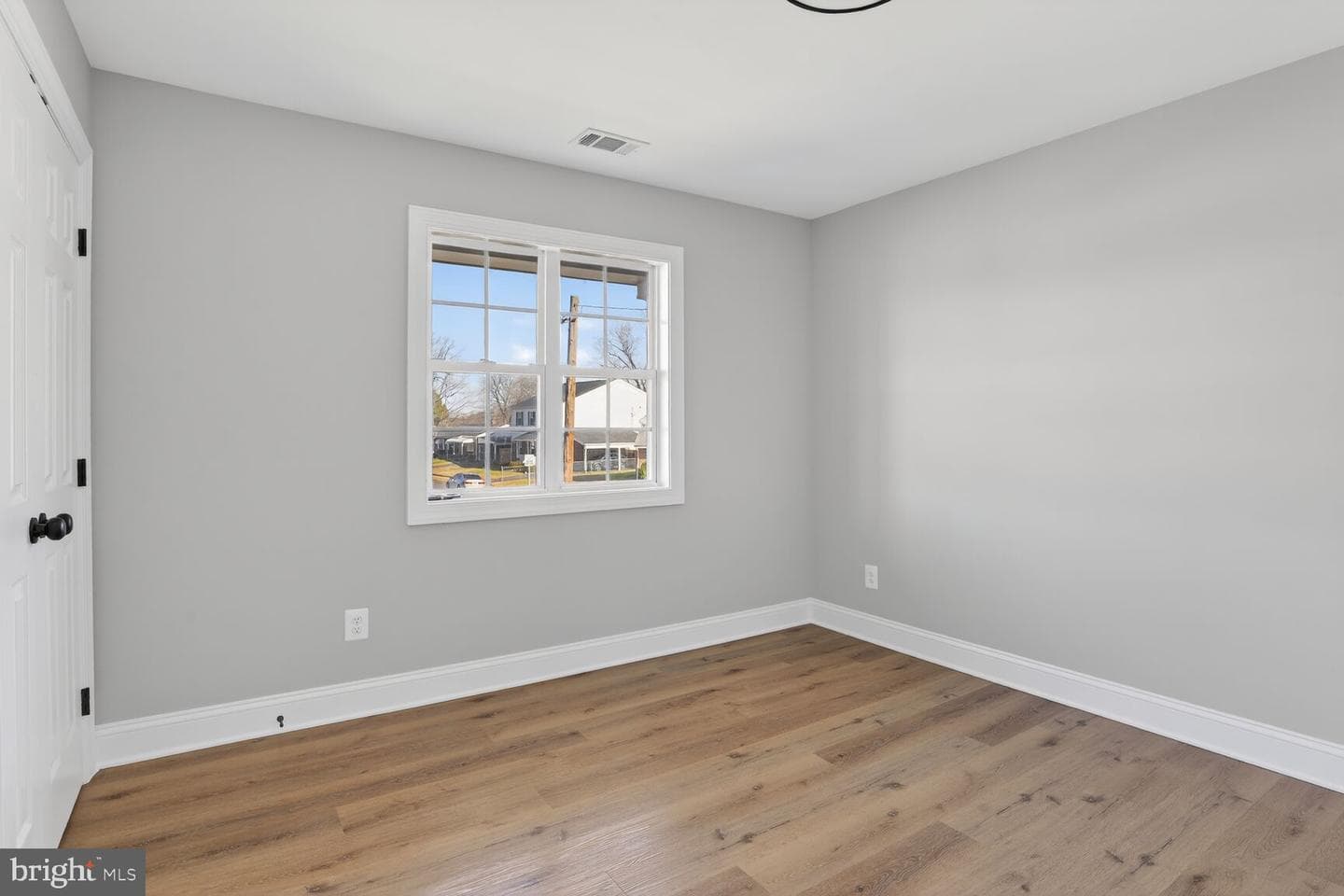 1033 Genine Drive photo 27