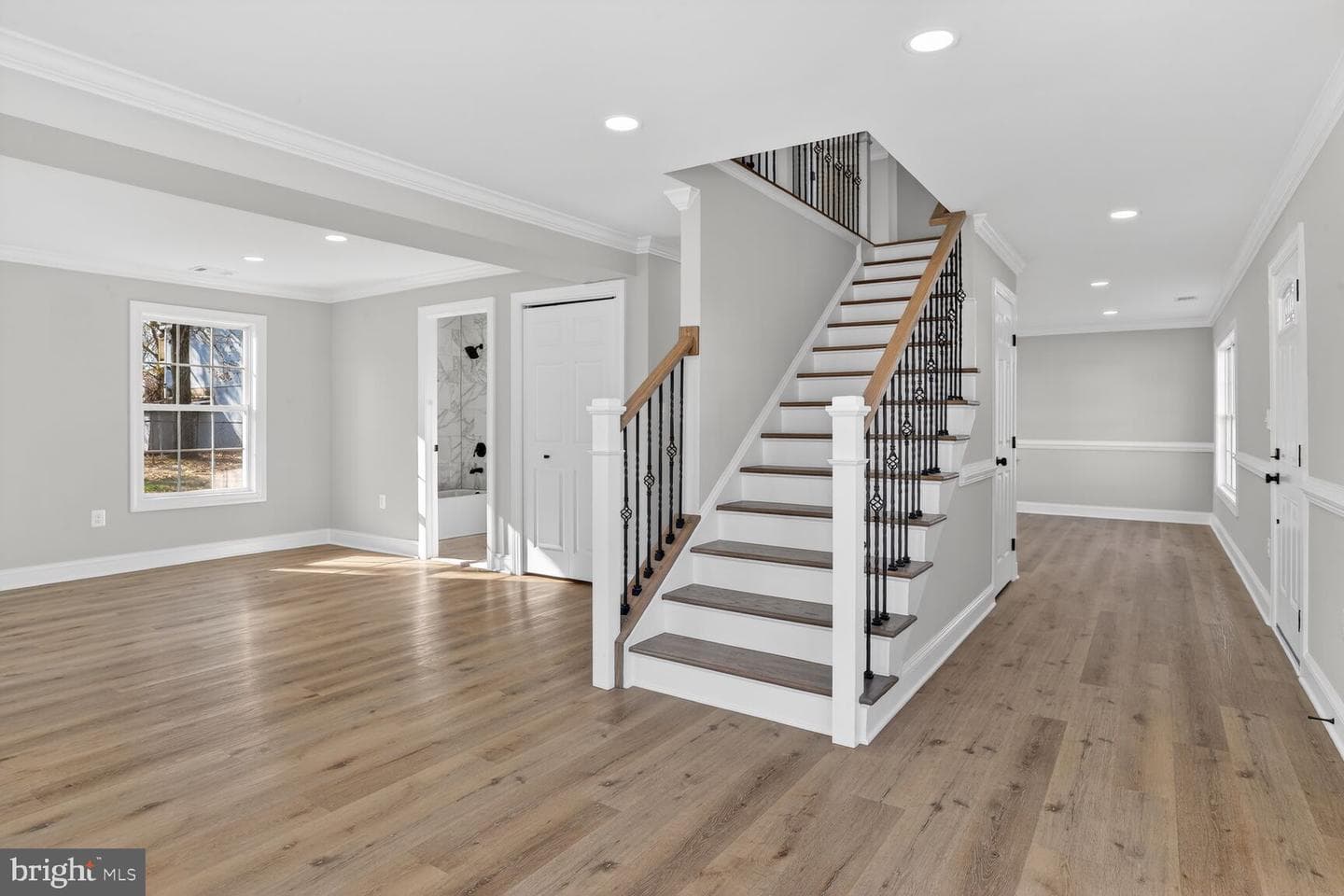 1033 Genine Drive photo 3