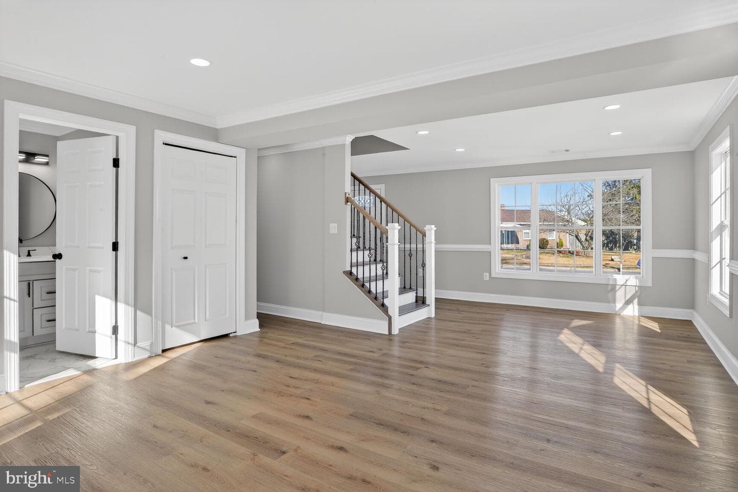 1033 Genine Drive photo 6
