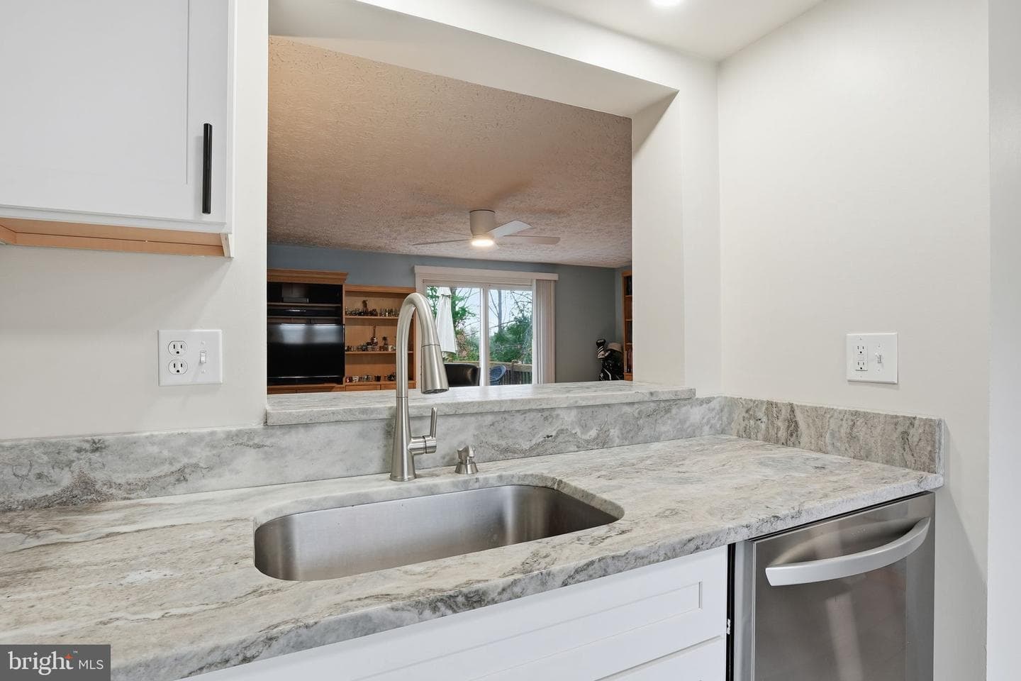 1194 Palmwood Court photo 9