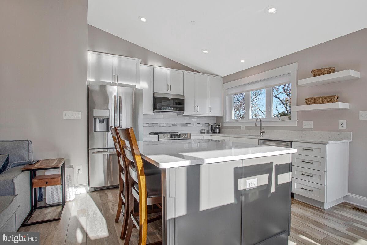 3729 Beach Drive Boulevard photo 4