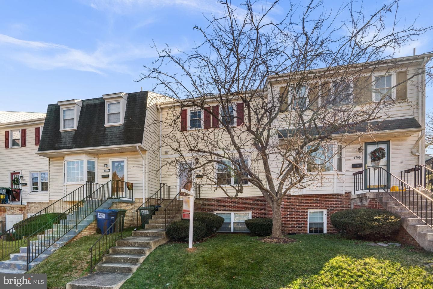 1705 Hart Court photo 3