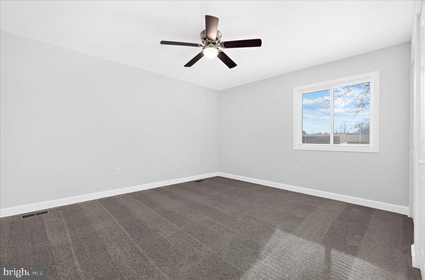 905 220th Street photo 17