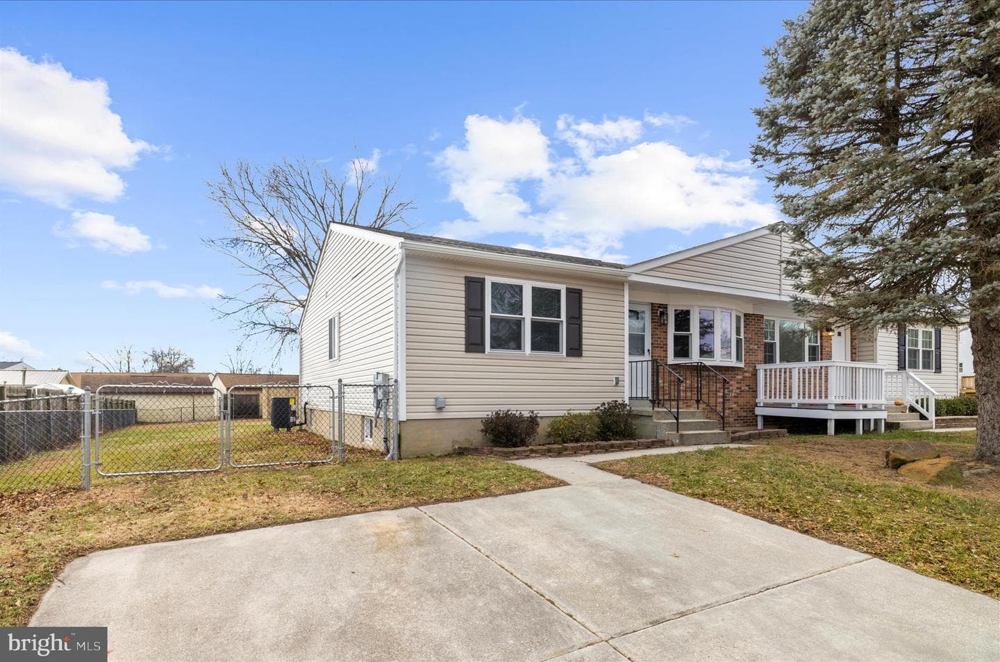 905 220th Street photo 3