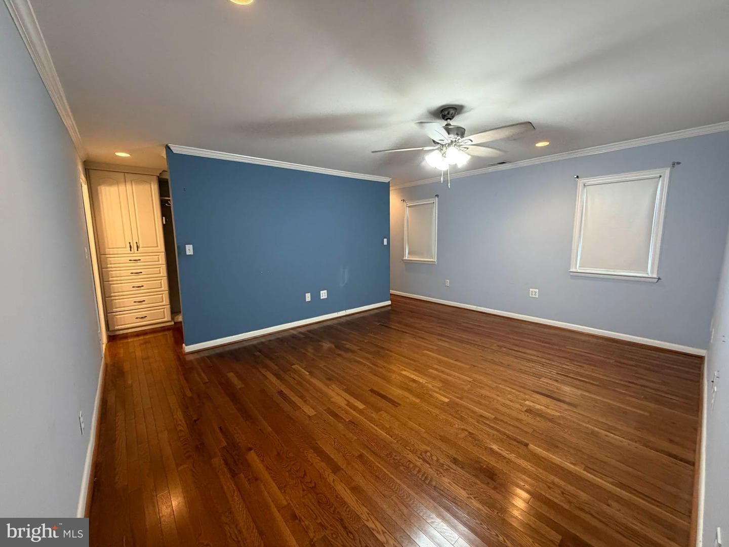 1129 Thompson Avenue photo 17