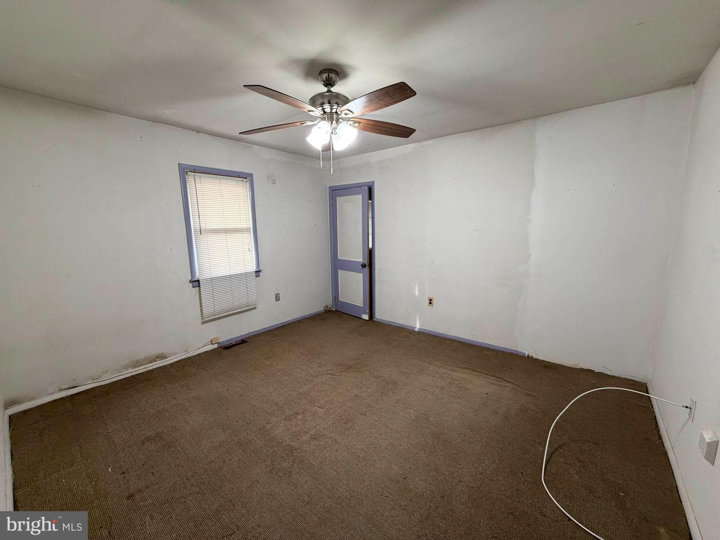 1129 Thompson Avenue photo 24