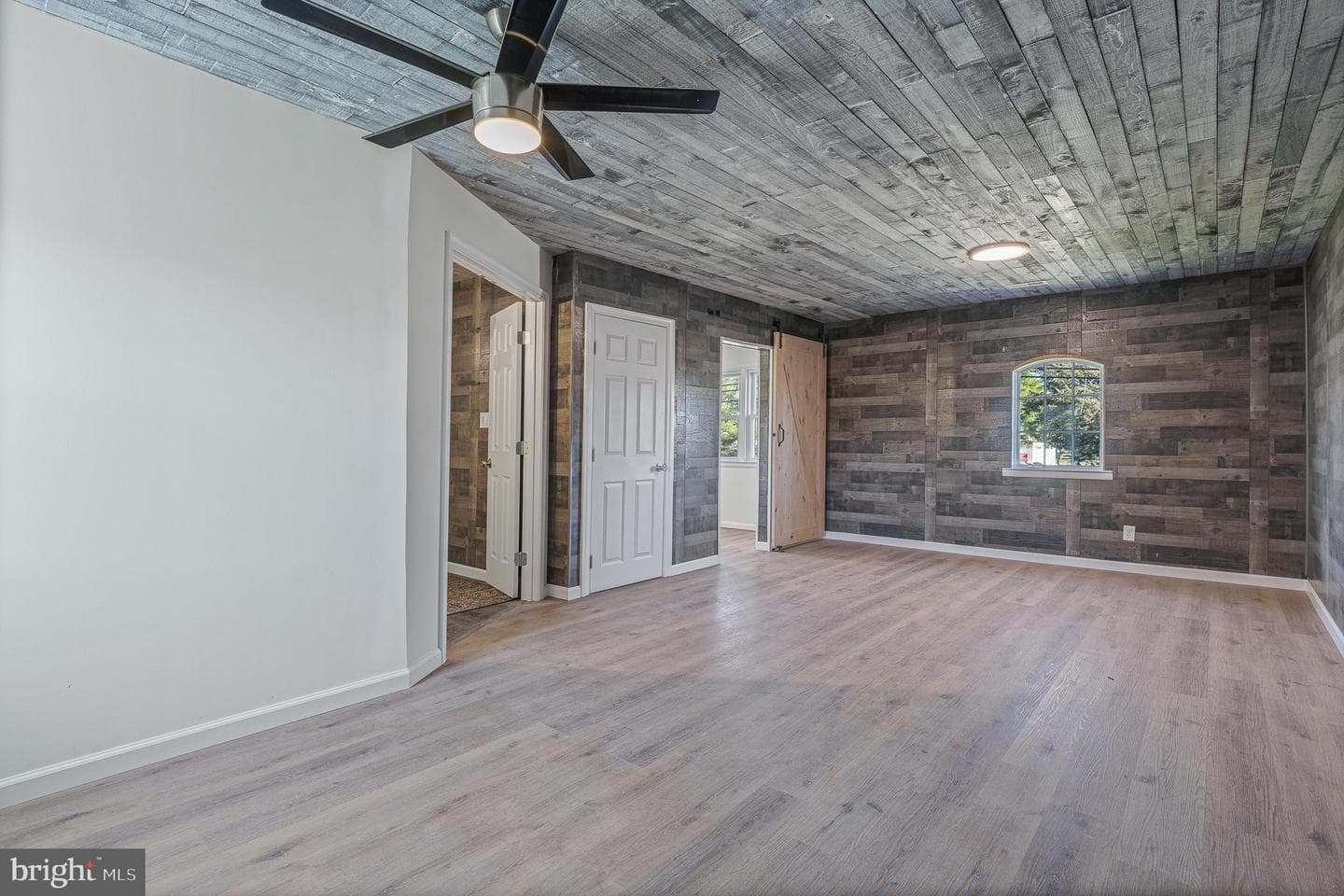 312 Hammonds Ferry photo 25