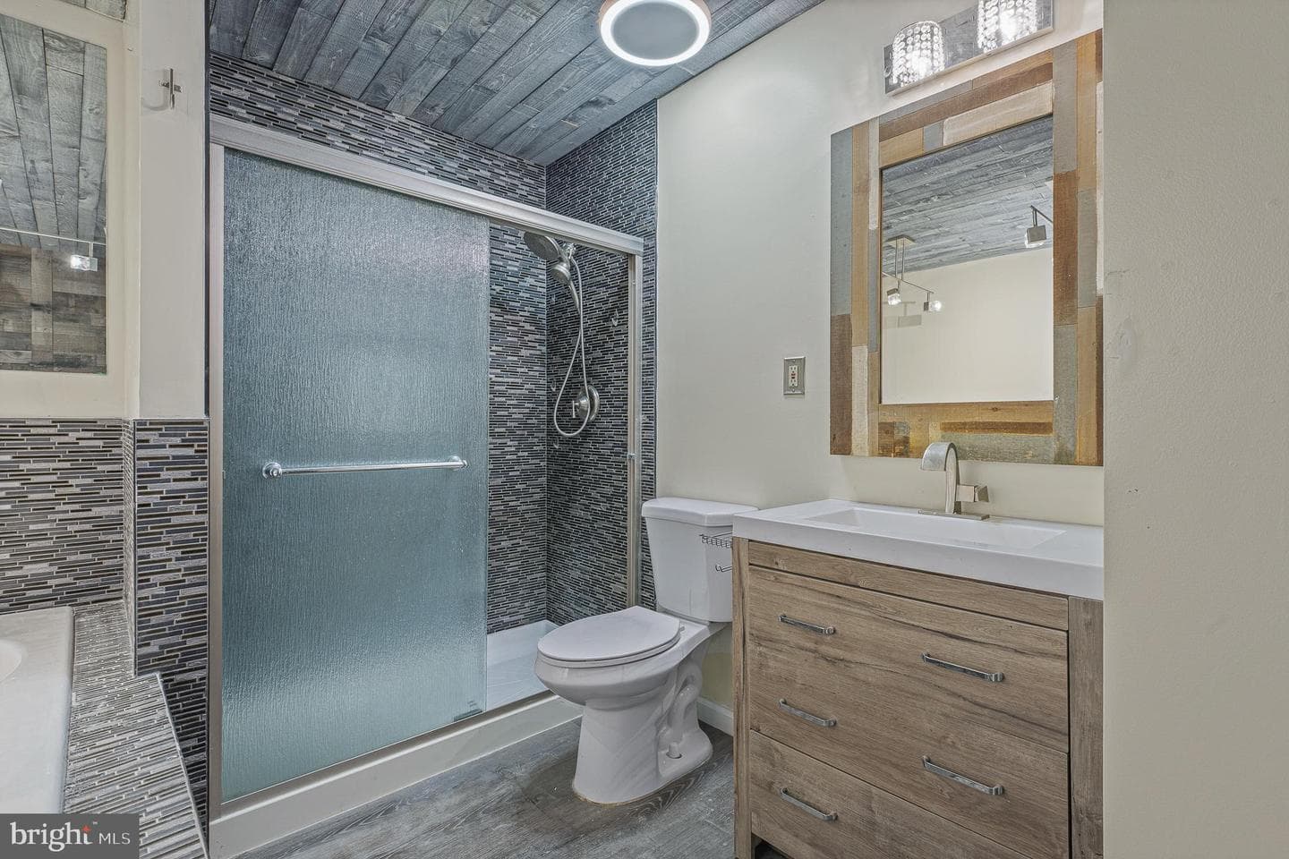 312 Hammonds Ferry photo 32