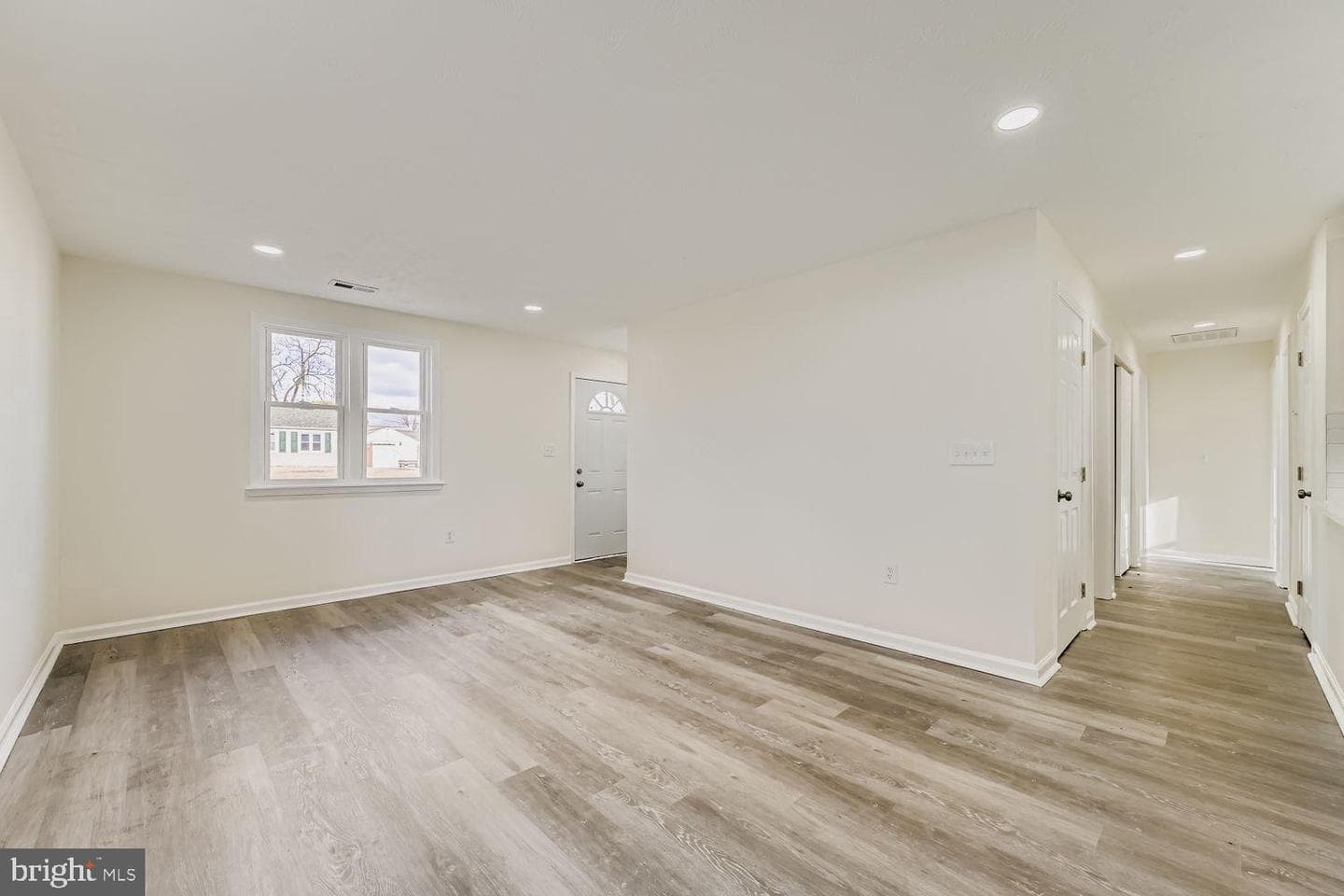 705 Cotter Road photo 5