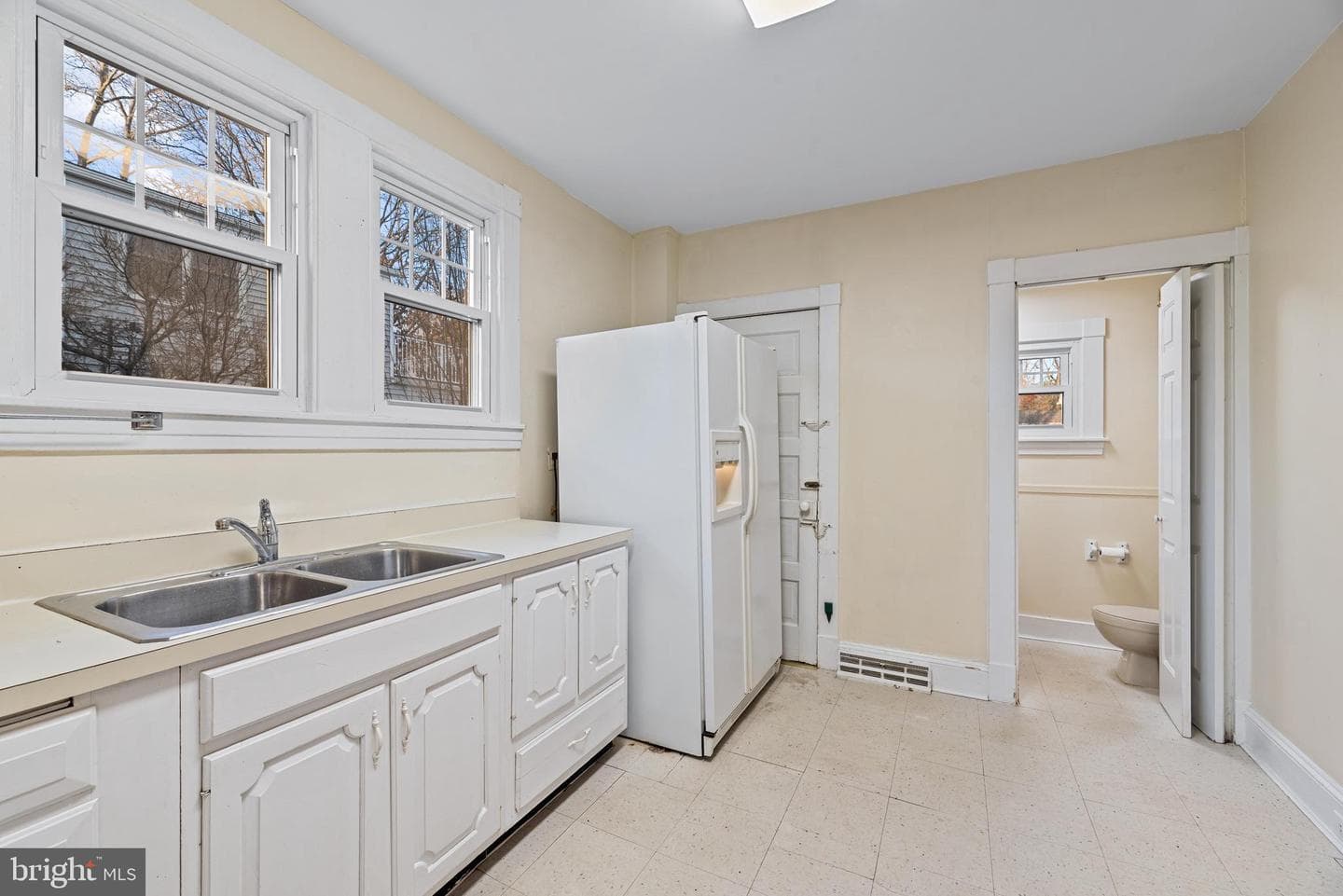 204 Claude Street photo 13