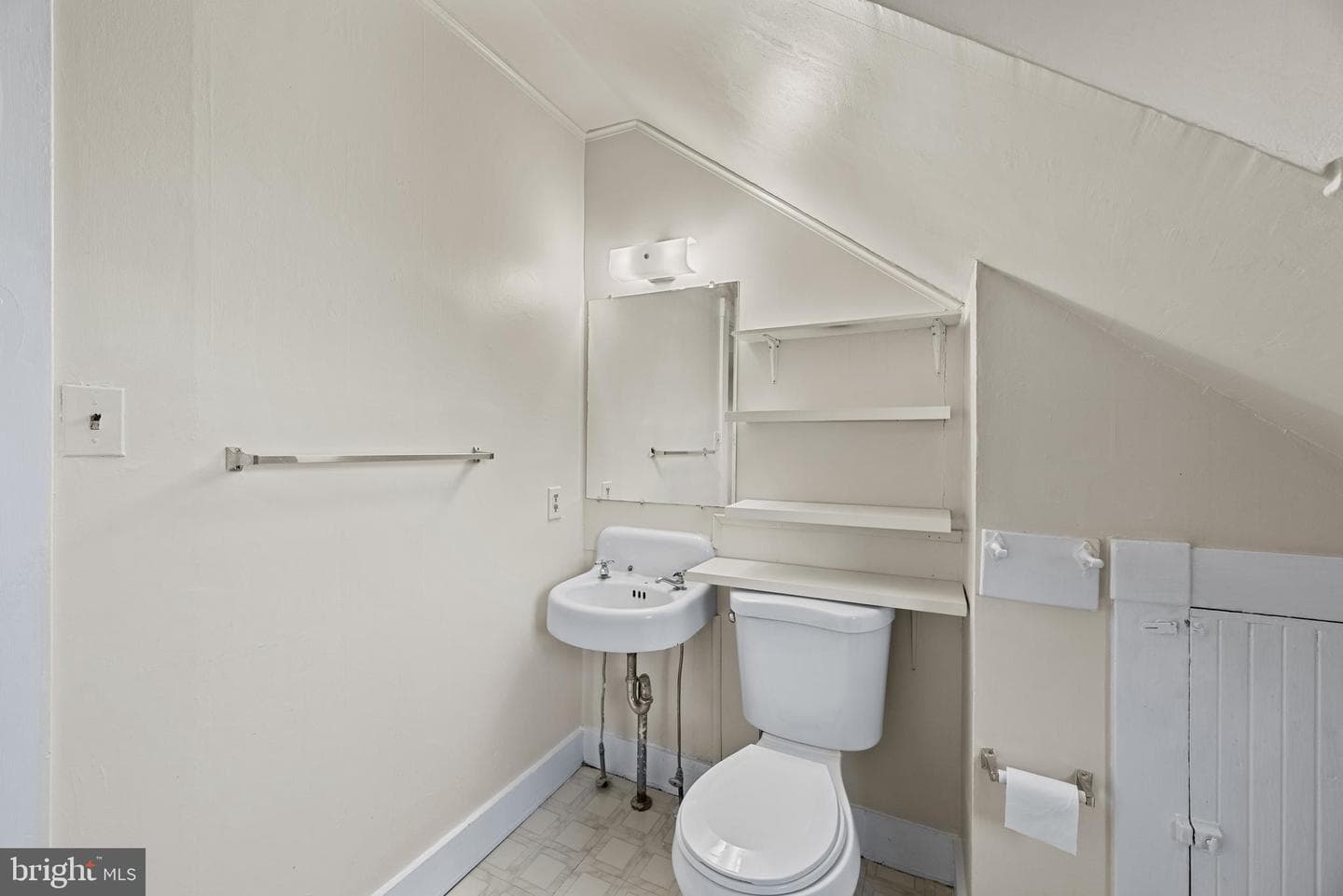 204 Claude Street photo 17