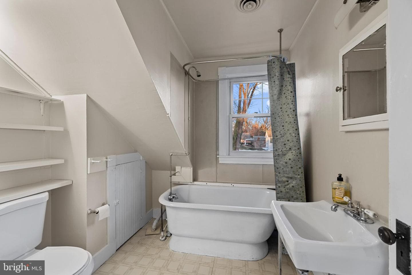 204 Claude Street photo 18