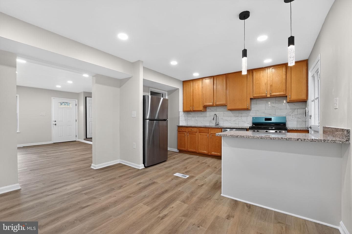 8210 Tomlinson Court photo 3