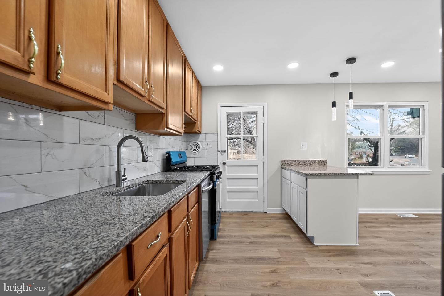 8210 Tomlinson Court photo 6
