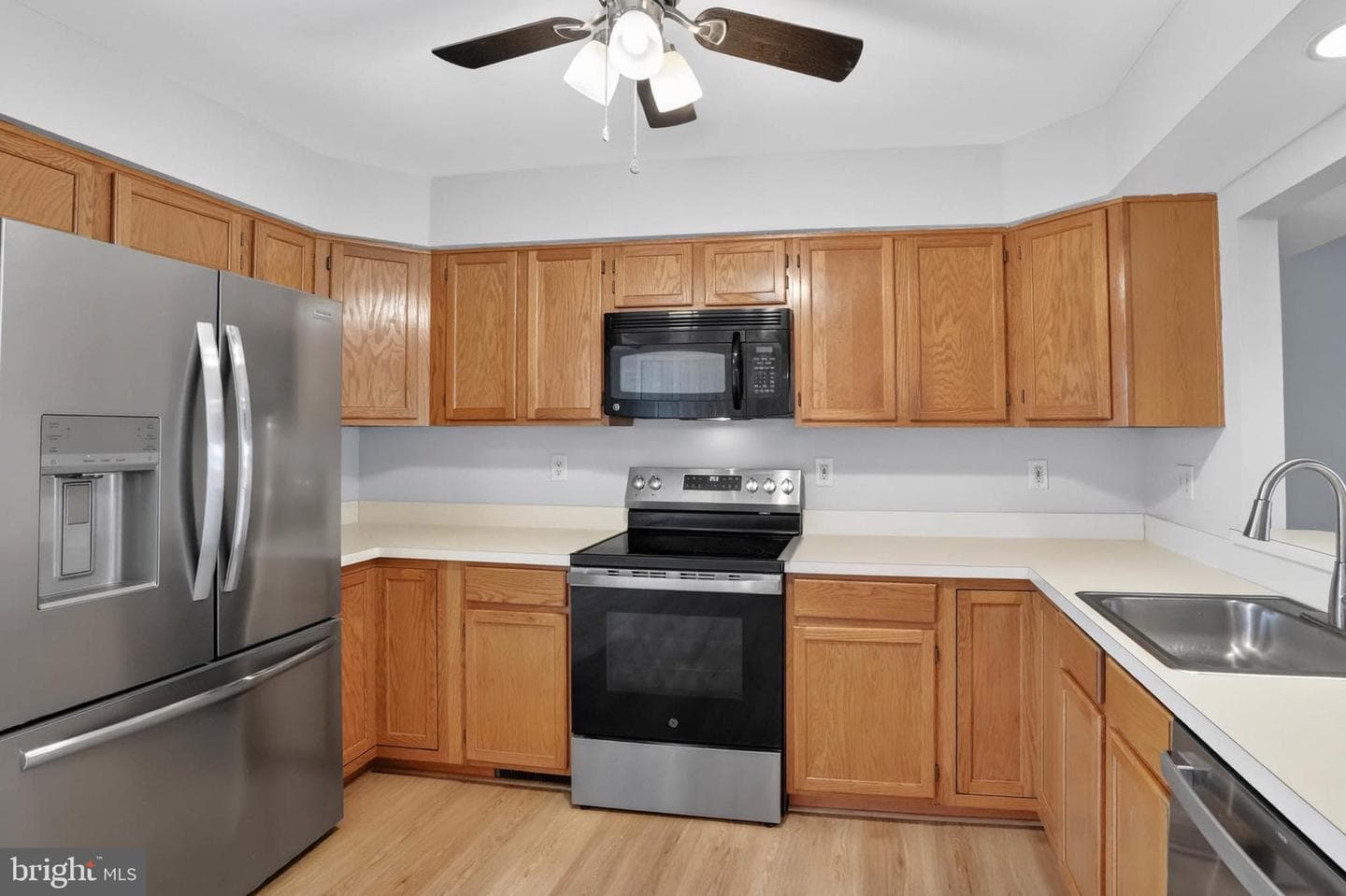 8608 Woodland Manor Drive photo 15