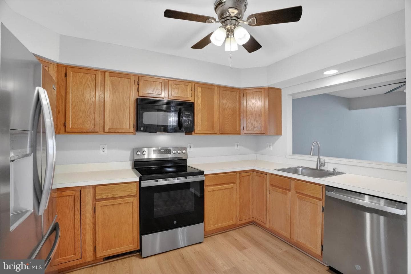 8608 Woodland Manor Drive photo 16