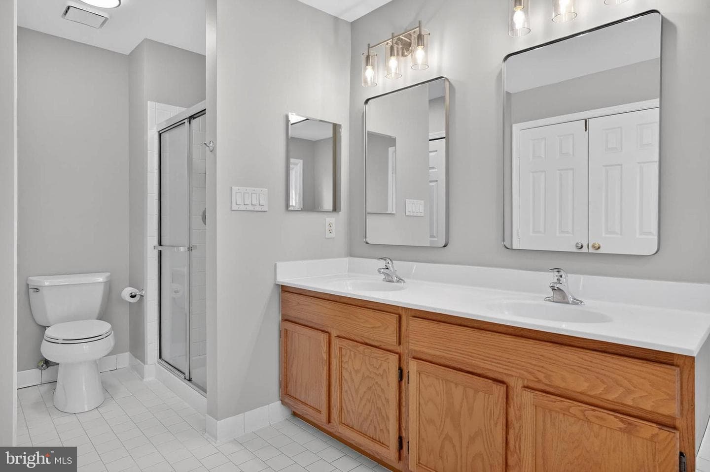8608 Woodland Manor Drive photo 24