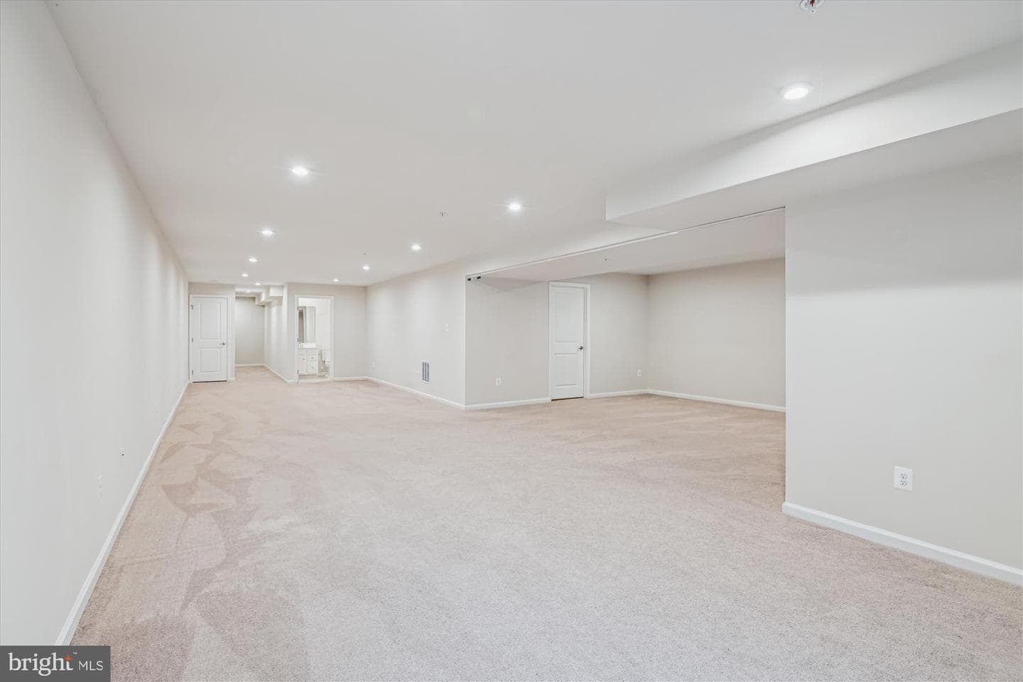 7600 Rossville Lane photo 35