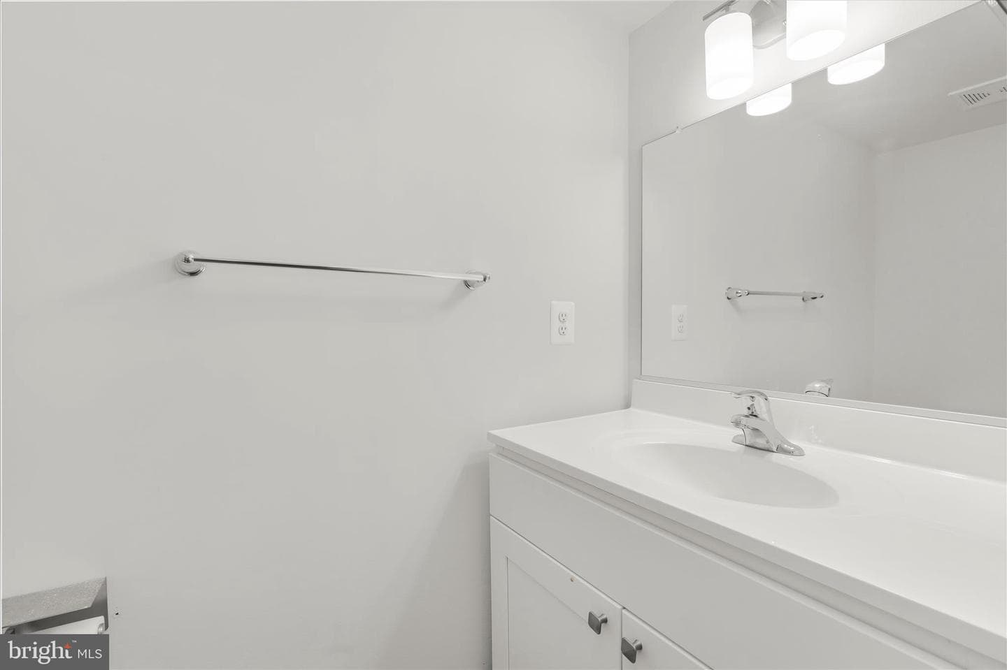 100 Cedar Dr photo 17