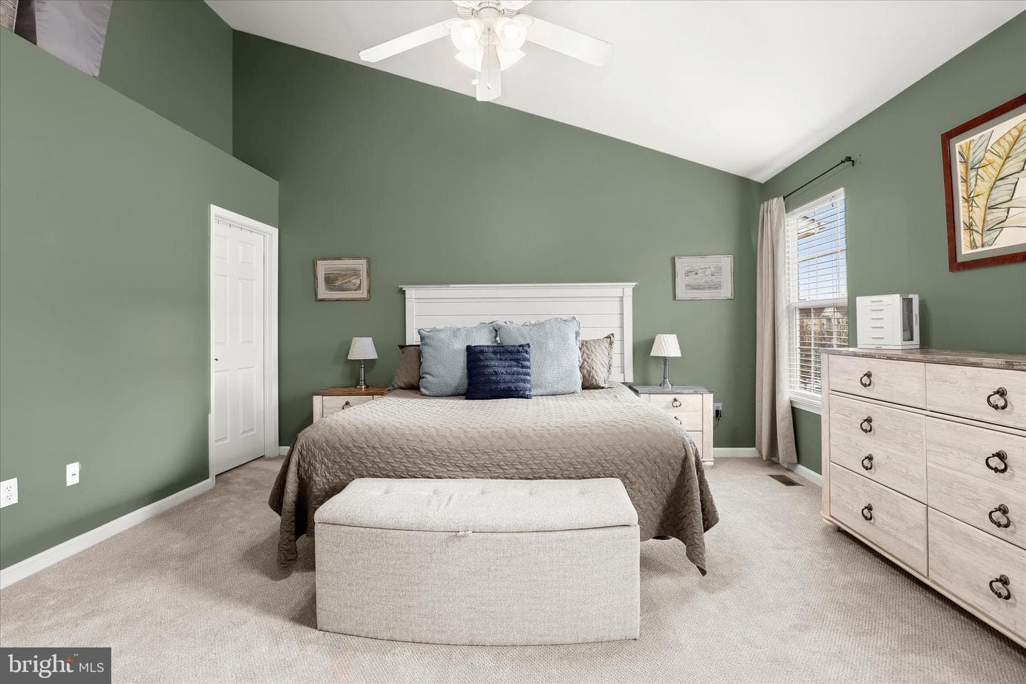1055 Lily Way photo 14