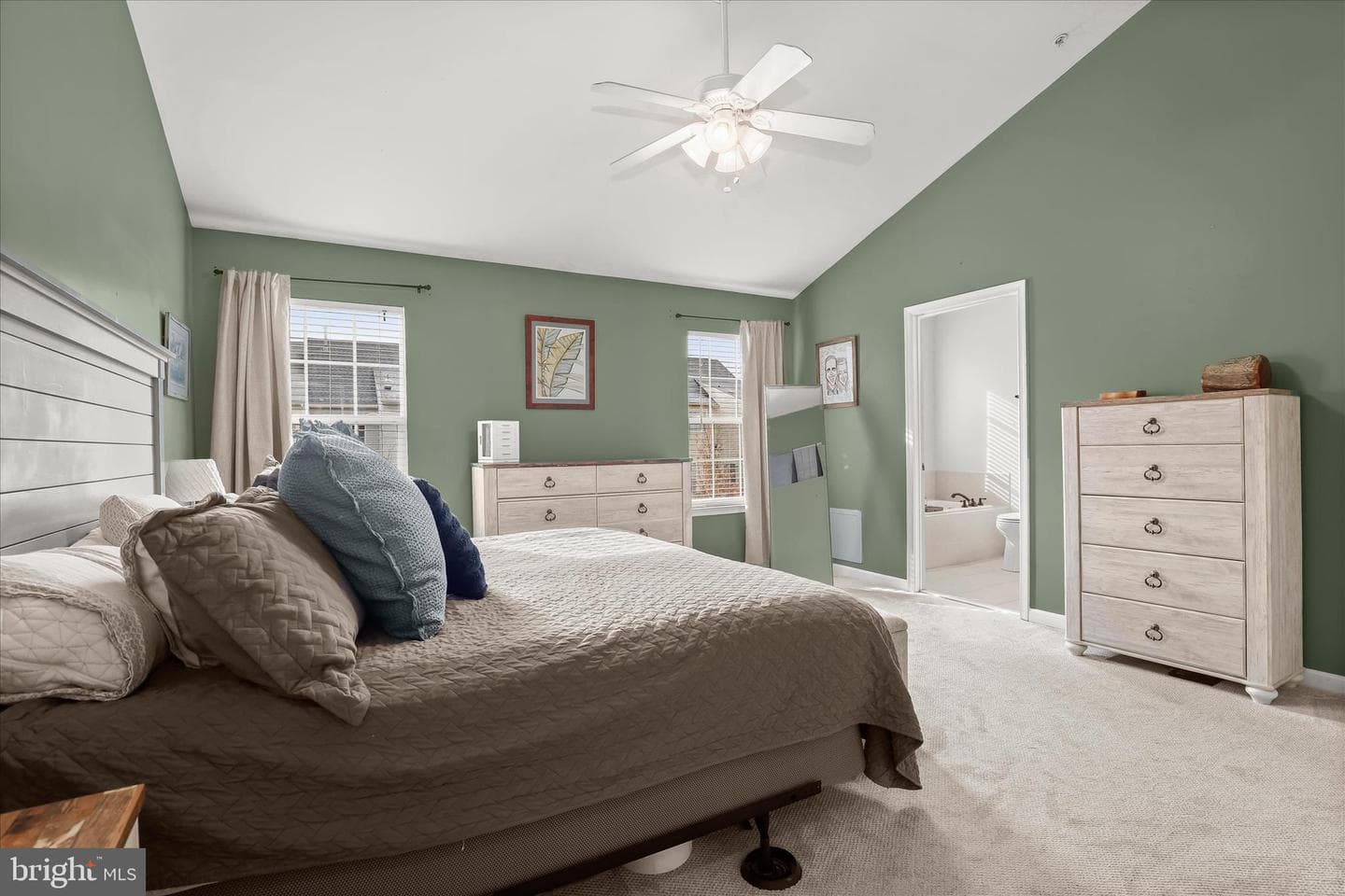 1055 Lily Way photo 15