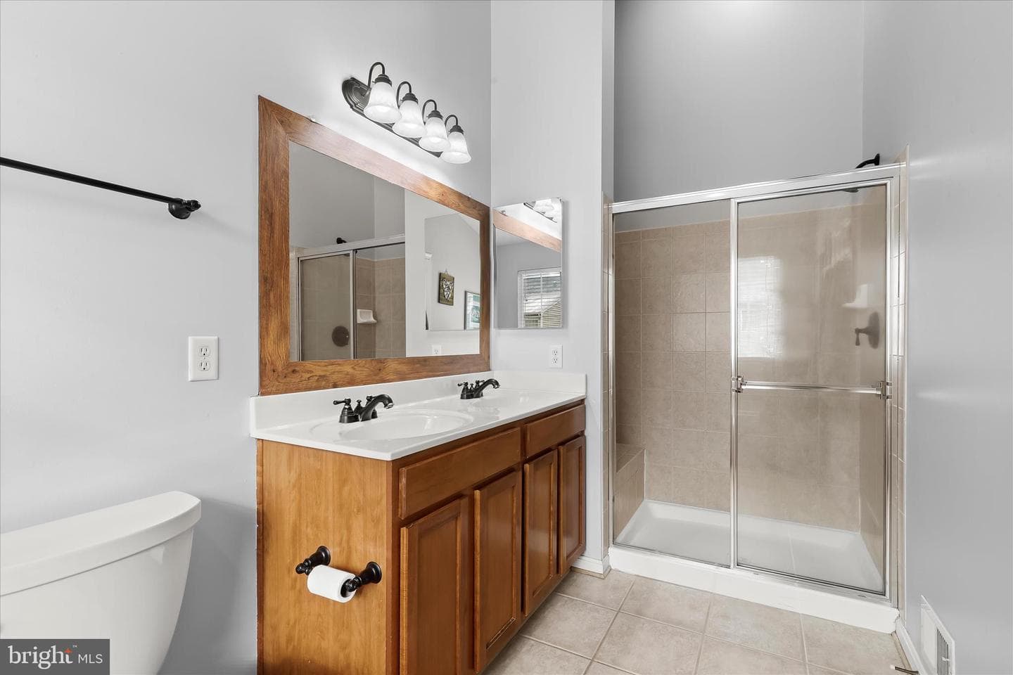 1055 Lily Way photo 17