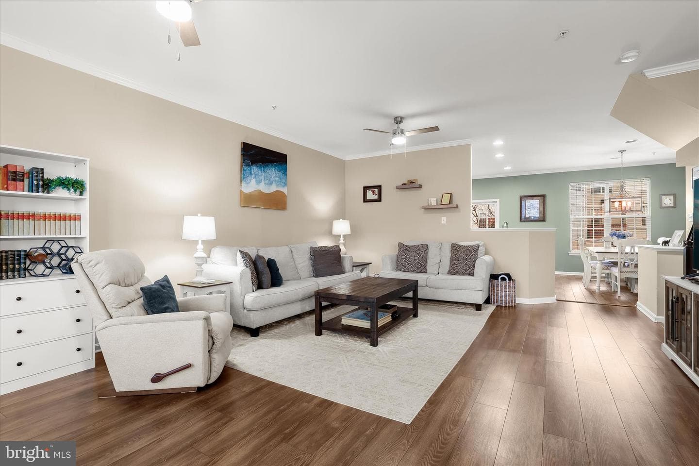 1055 Lily Way photo 4