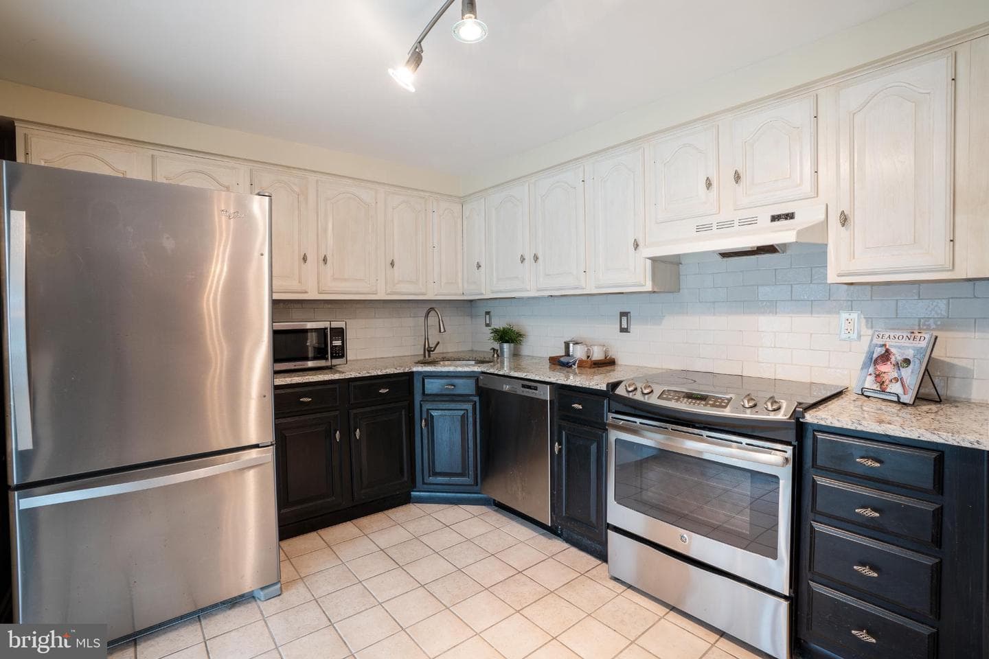263 Riverdale Road photo 12