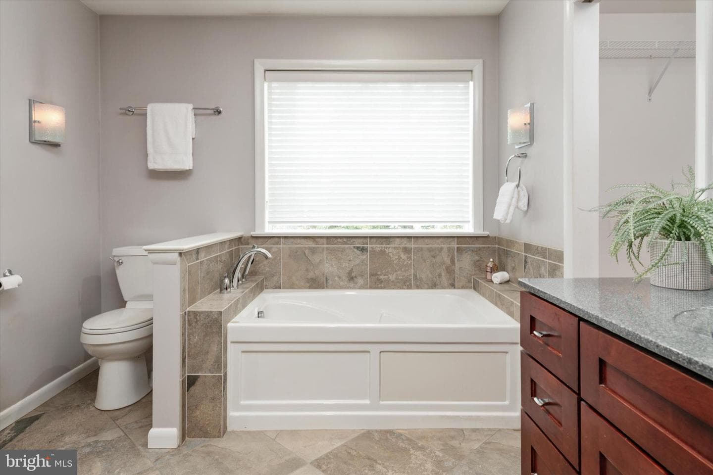 406 Harbor Drive photo 27