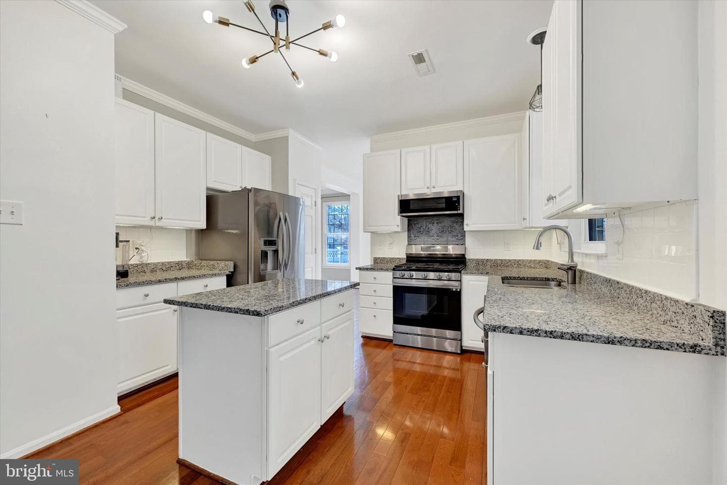 1590 Chapman Road photo 11