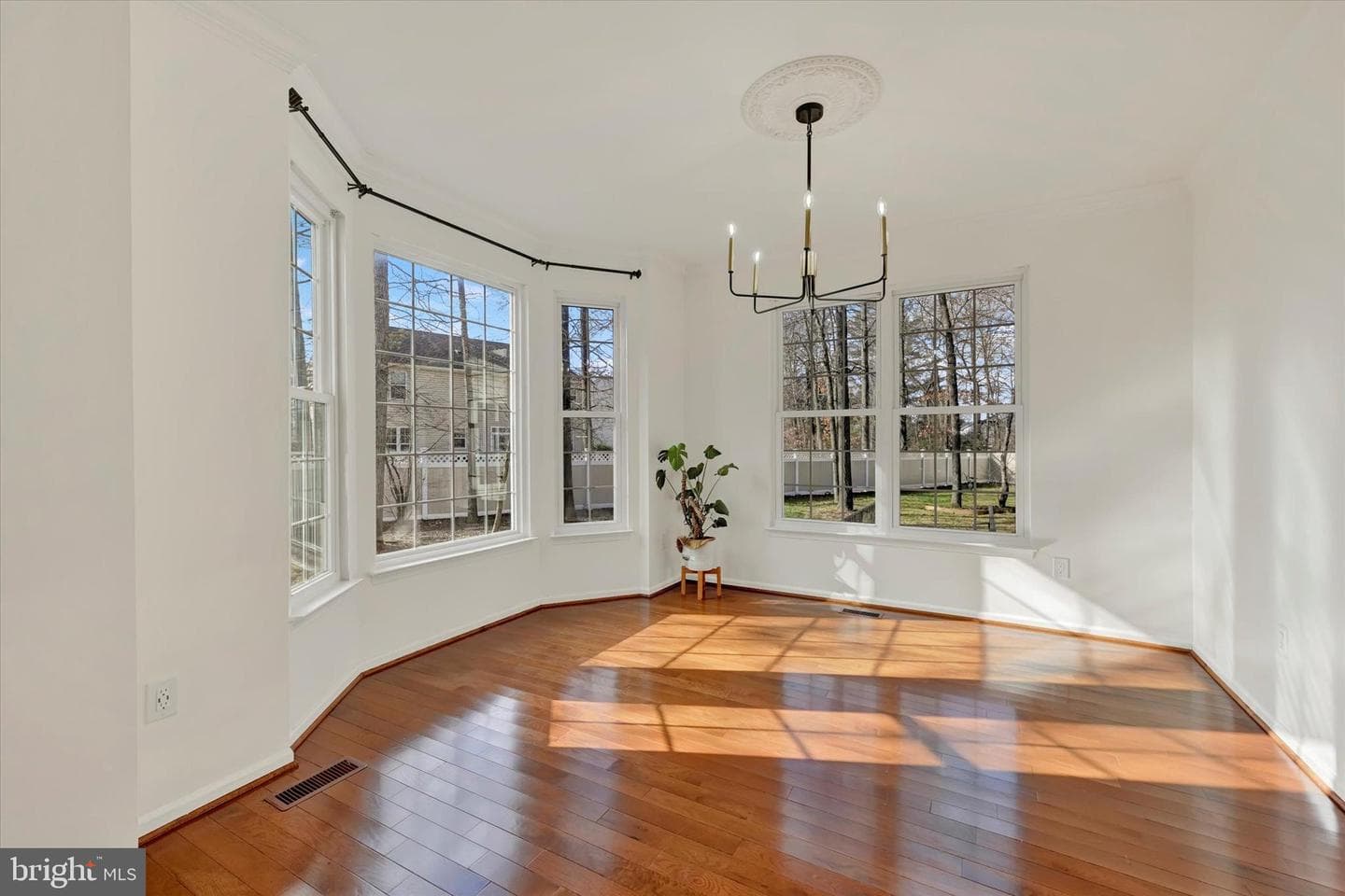 1590 Chapman Road photo 15